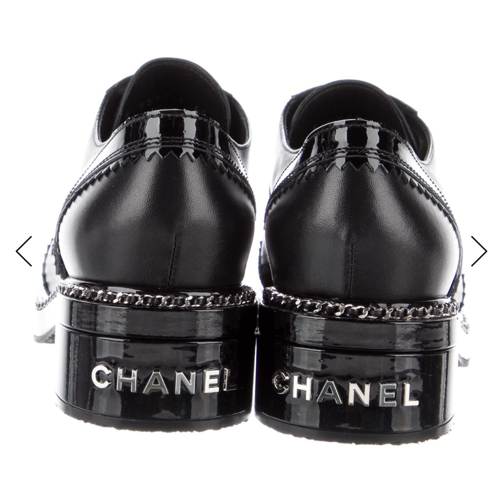 Chanel 2019 Chain-Link Accent Oxfords